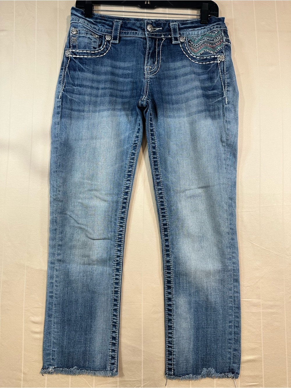 Miss Me Size 27 Mid Rise Easy Stretch Cropped Jeans Embroidered Bling Frayed EUC